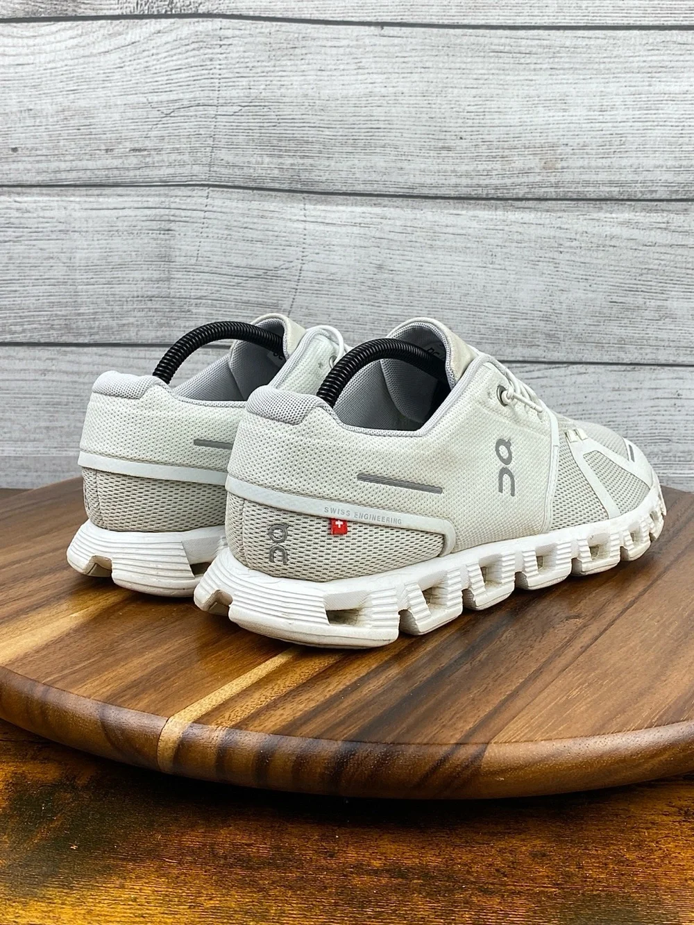 ON Running Cloud 5 White Slip On Lifestyle Shoes Women’s Sneaker Size 11